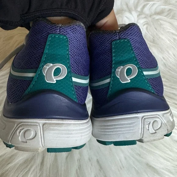 Size 9 - Pearl Izumi Women's EM Road M 3
V2 Running Shoe Women's Sport Shoes - Picture 7 of 10